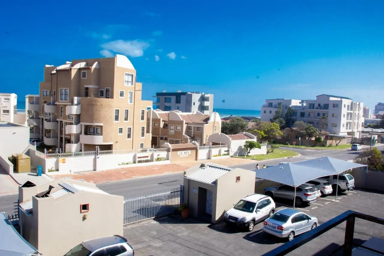Caline Vip Apartments, beach close Bloubergstrand Apartment
