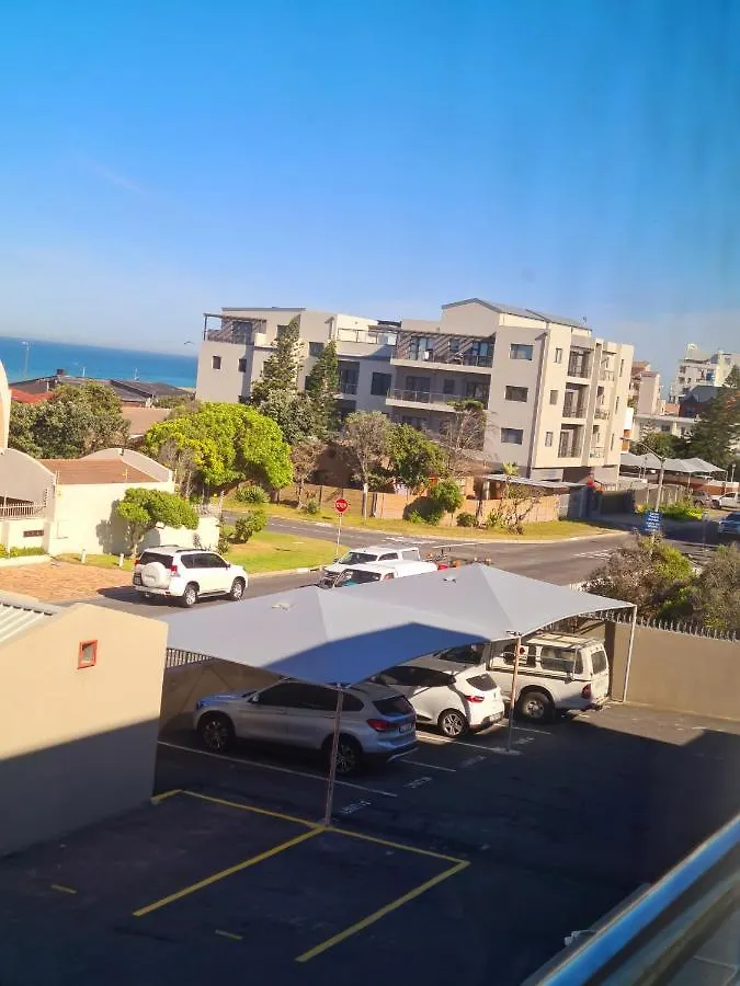 Caline Vip Apartments, Beach Close Bloubergstrand Apartment