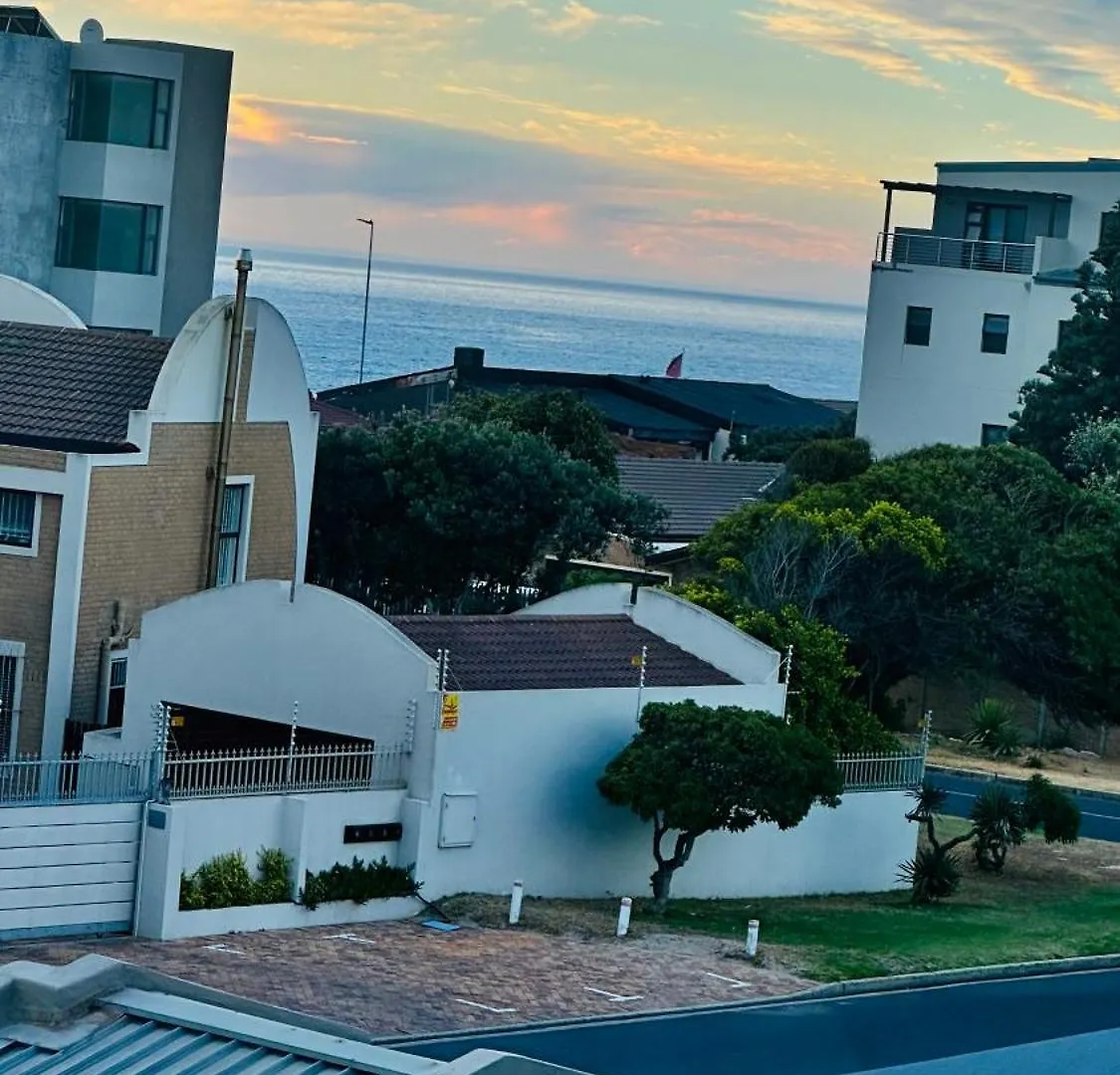 Apartment Caline Vip Apartments, Beach Close Bloubergstrand South Africa