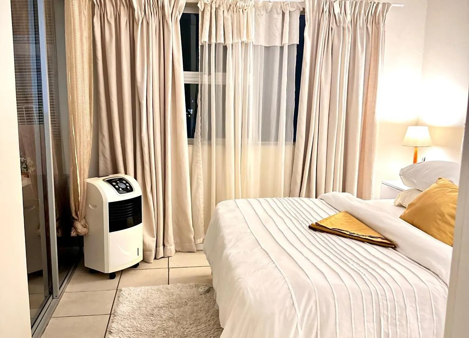 Caline Vip Apartments, Beach Close Bloubergstrand 0*,
