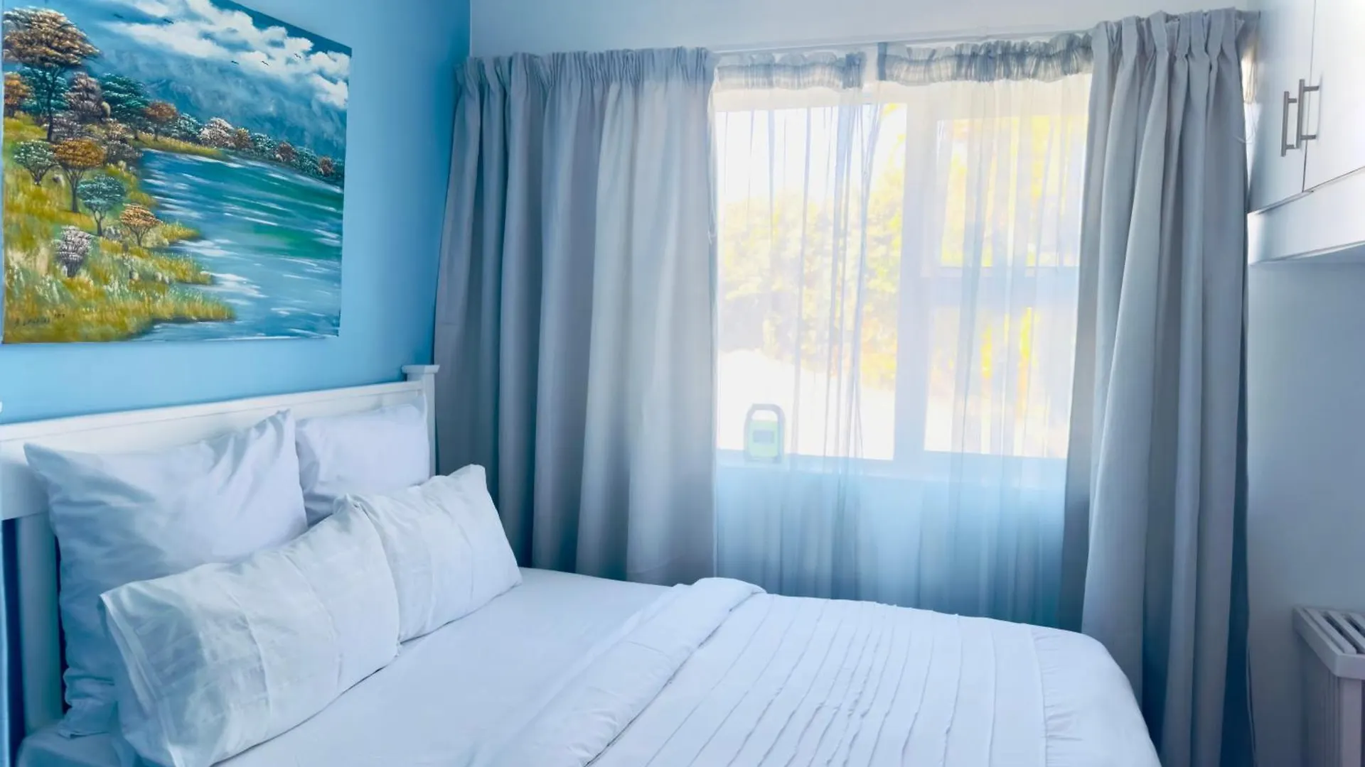 Caline Vip Apartments, Beach Close Bloubergstrand 0*,  South Africa