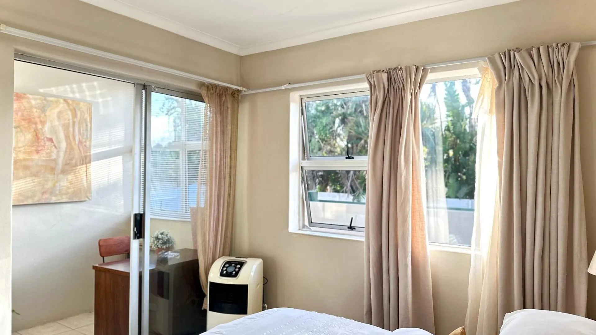 Caline Vip Apartments, Beach Close Bloubergstrand Apartment