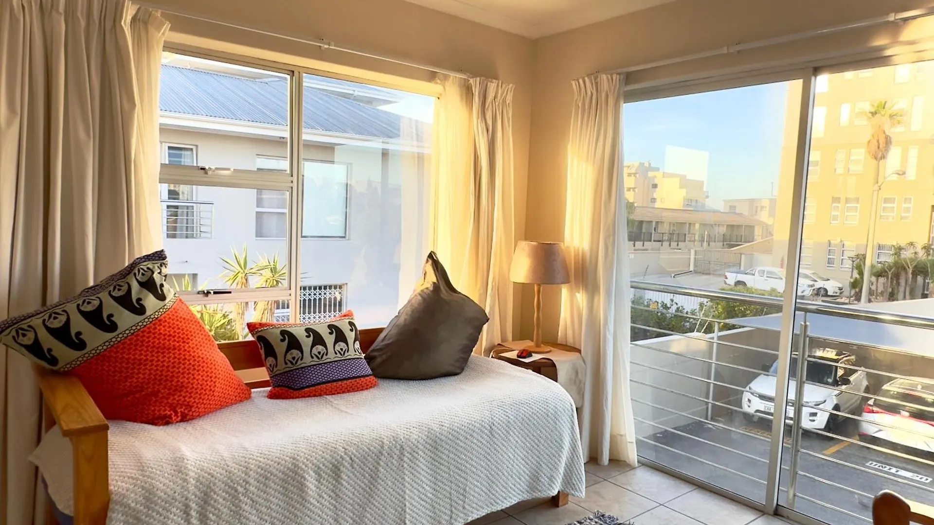 Caline Vip Apartments, beach close Bloubergstrand