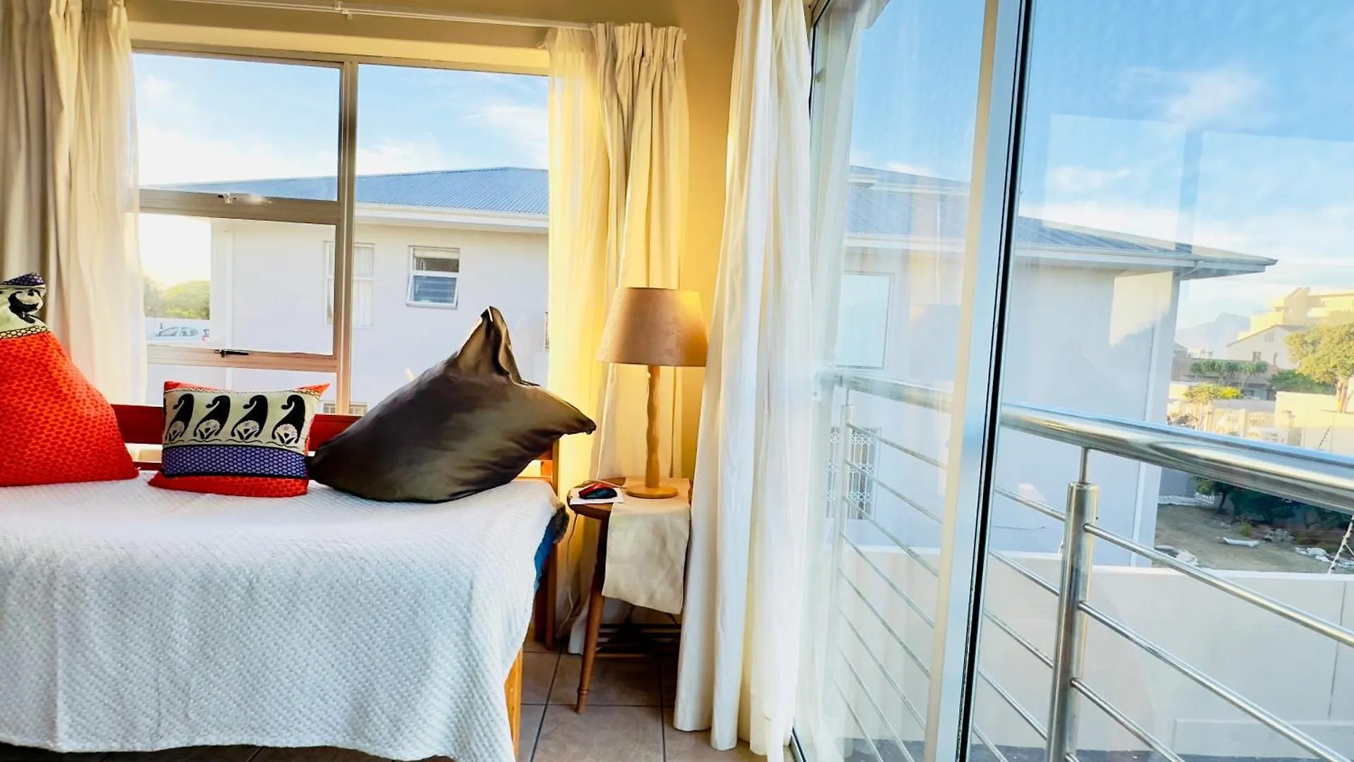 Caline Vip Apartments, Beach Close Bloubergstrand 0*,