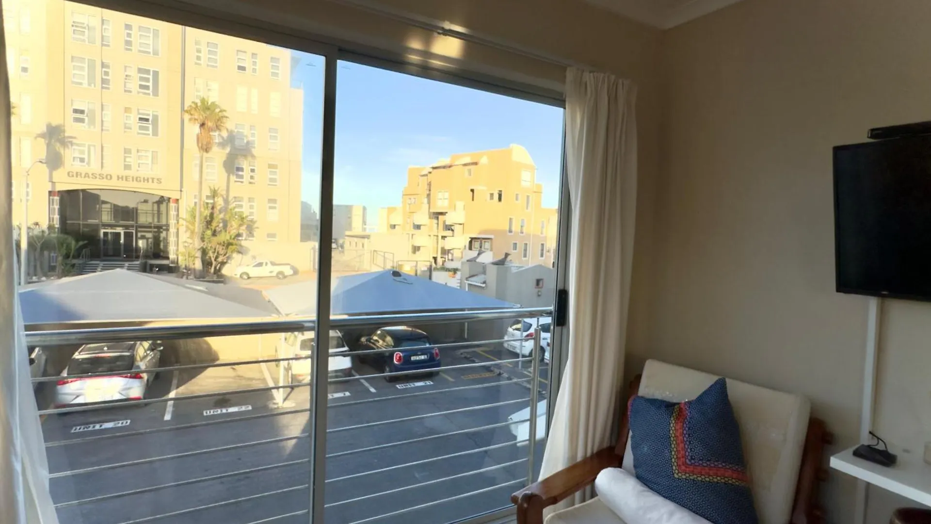 Caline Vip Apartments, Beach Close Bloubergstrand Apartment