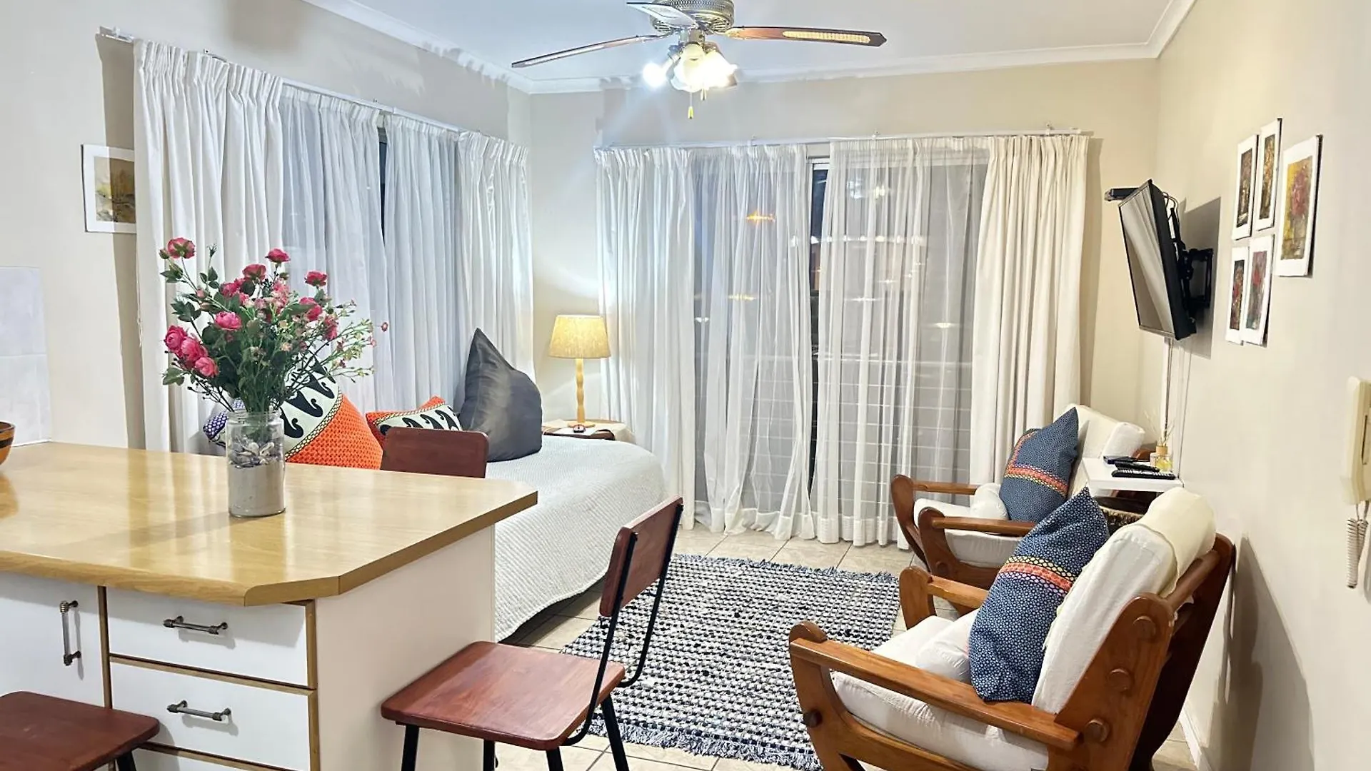 Caline Vip Apartments, Beach Close Bloubergstrand South Africa