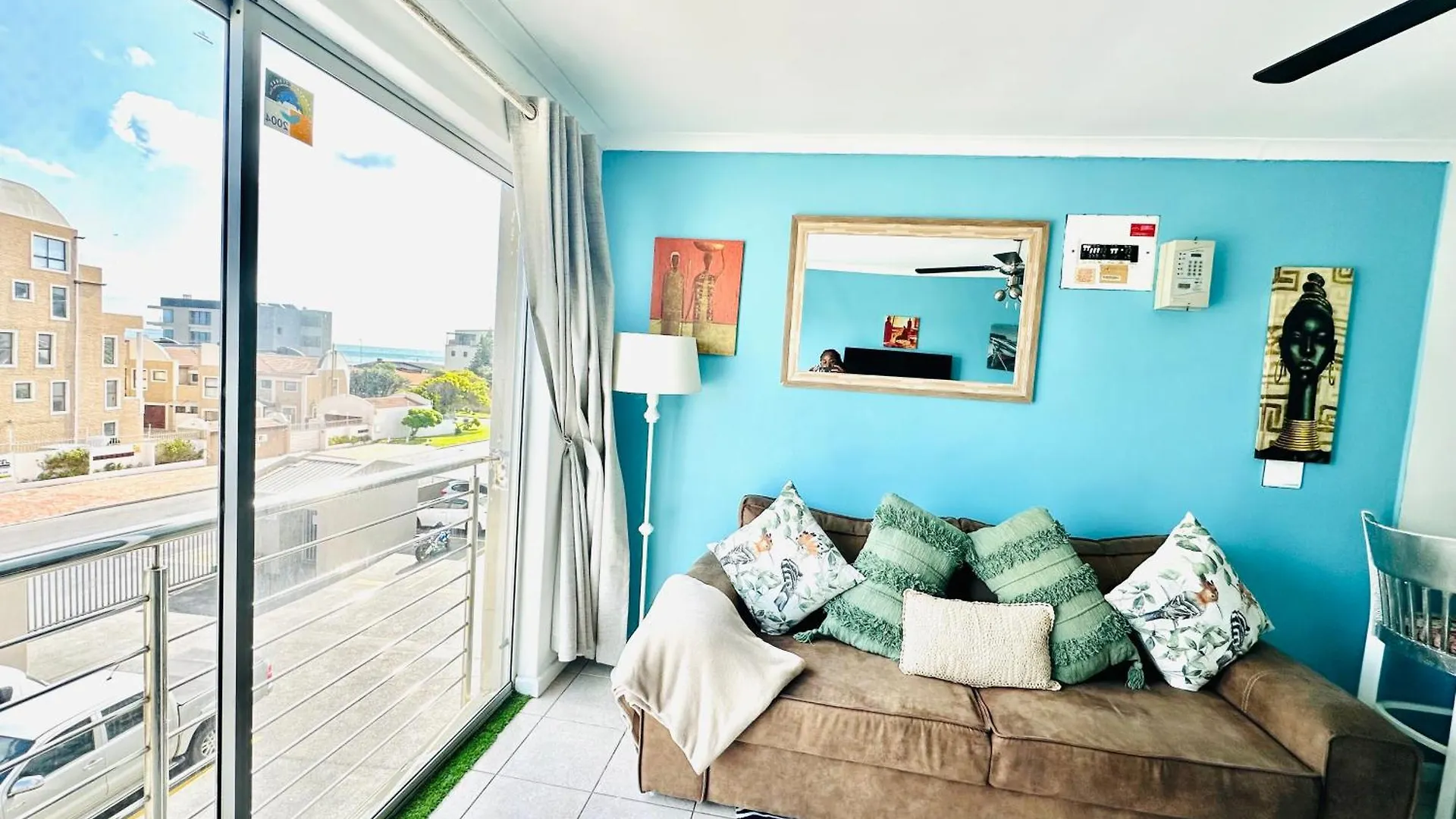 Caline Vip Apartments, Beach Close Bloubergstrand Apartment