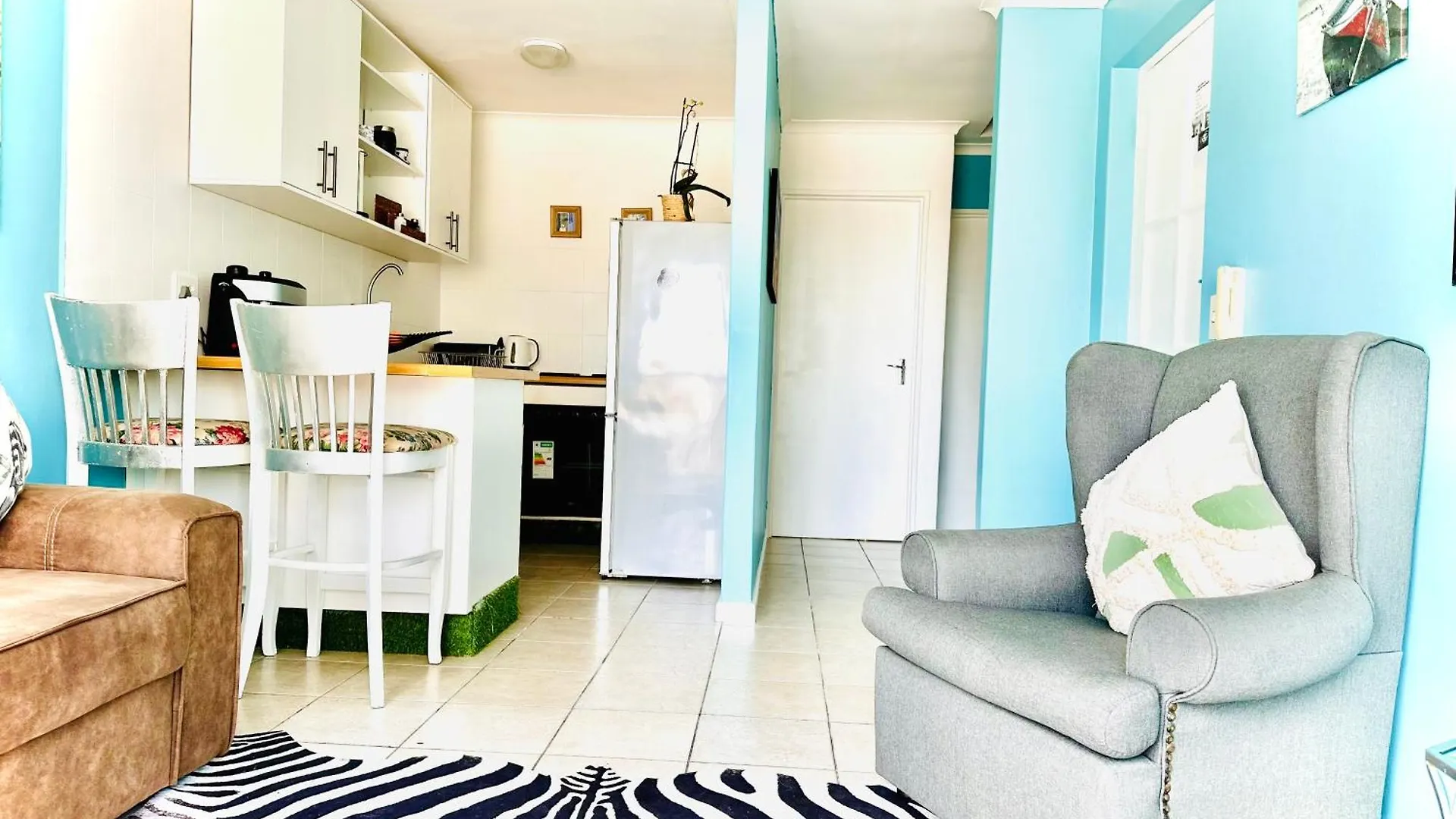 Caline Vip Apartments, beach close Bloubergstrand